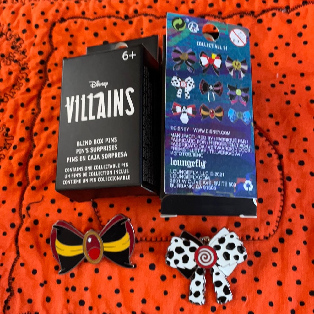 Disney Villains Jafar and Cruella pins